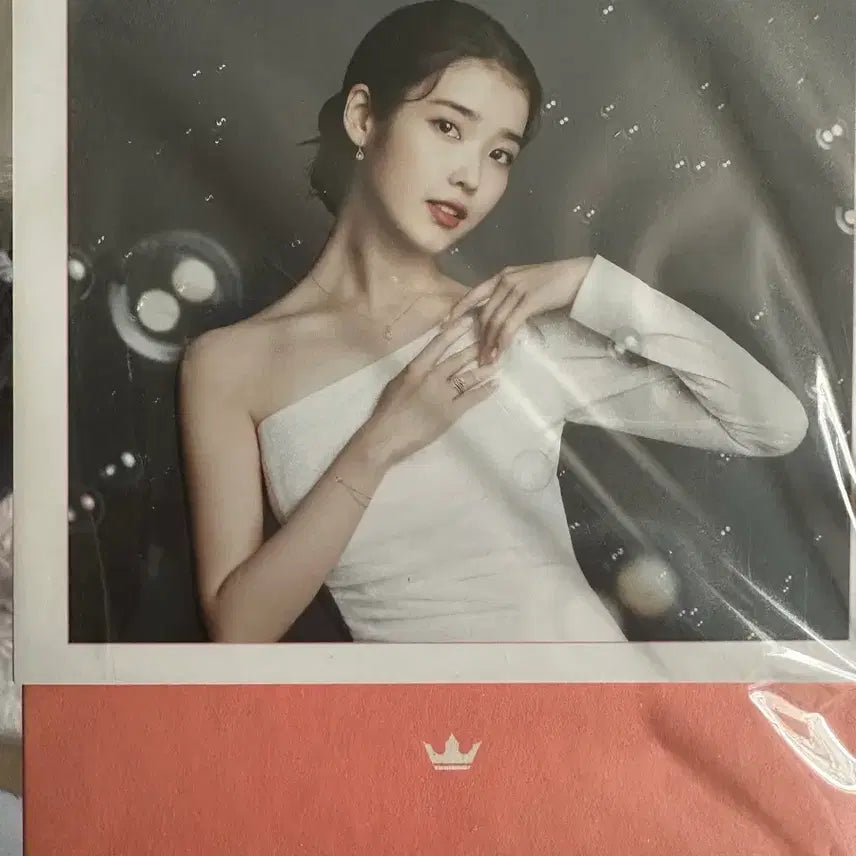 [BUNJANG] IU x J.ESTINA 2023 Calendar / 아이유 제이에스티나 2023 달력