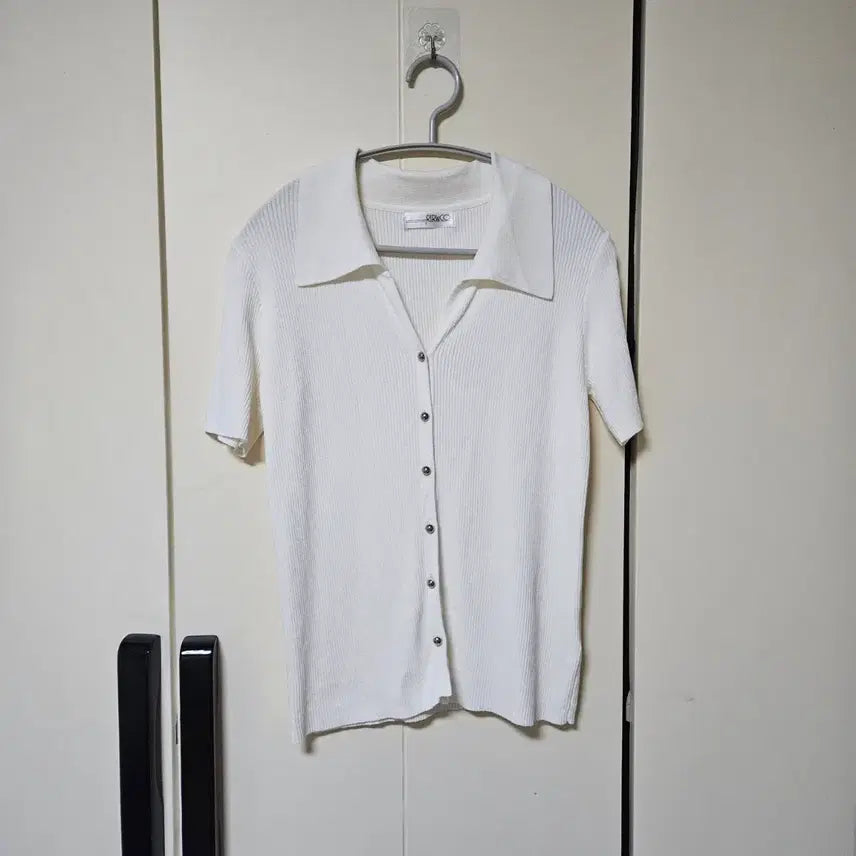 [BUNJANG] Lirico White Collar Short-Sleeve Knit Cardigan / 리리앤코 화이트 카라 반팔 니트