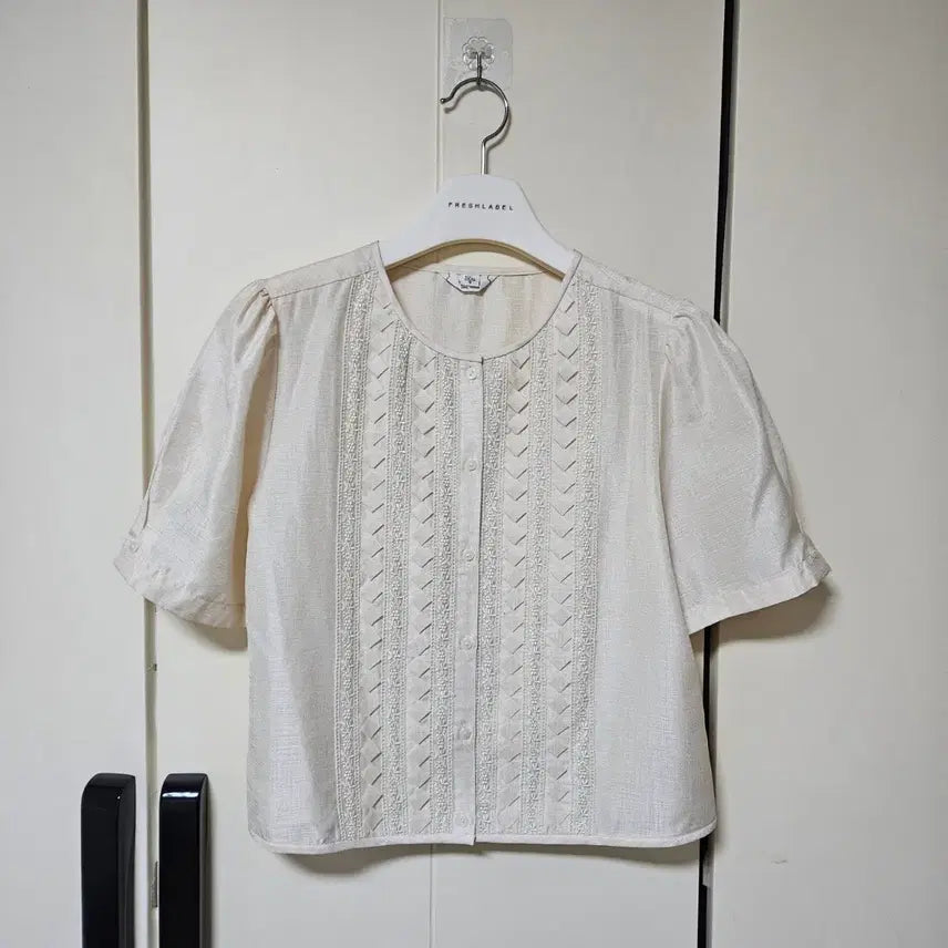 [BUNJANG] High-Quality Embroidery Lace Short-Sleeve Blouse Jacket - Ivory / 고퀄 자수 레이스 반팔 블라우스 자켓 아이보리