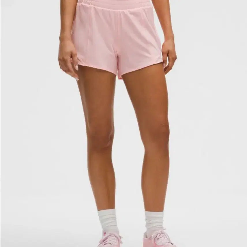 [BUNJANG] Lululemon Hotty Hot High-Rise Lined Shorts 4 Pink Size 6 / 룰루레몬 핫티 핫 하이라이즈 라인드 쇼츠 4
