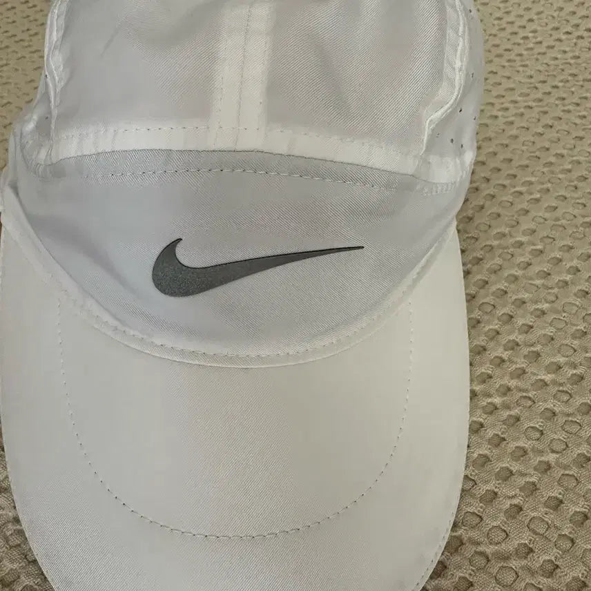 [BUNJANG] Nike Tailwind Dri-FIT Running Cap White / 나이키 모자 테일윈드 드라이핏 런닝 캡 화이트