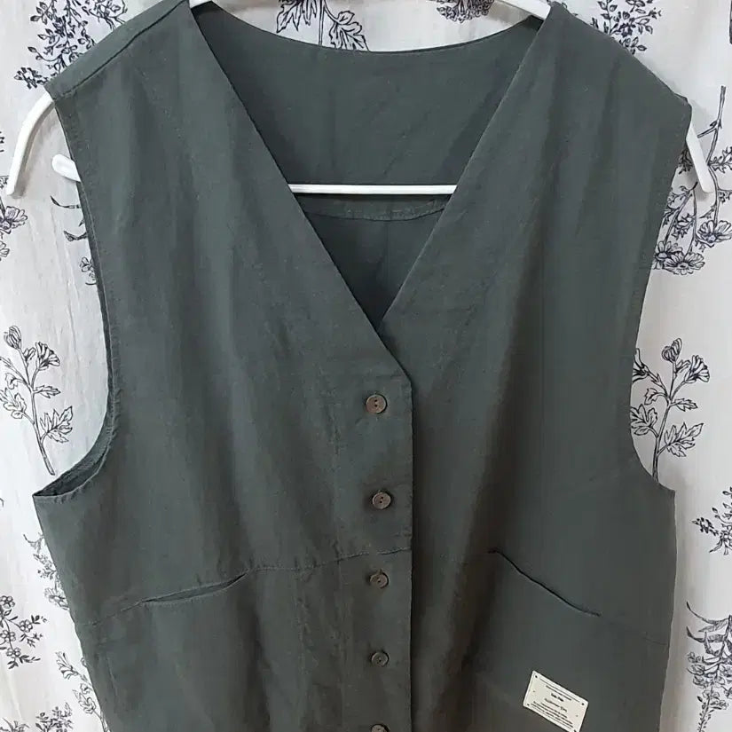 [BUNJANG] Mint Green V-Neck Button Vest / 민트그린 브이넥 버튼 조끼