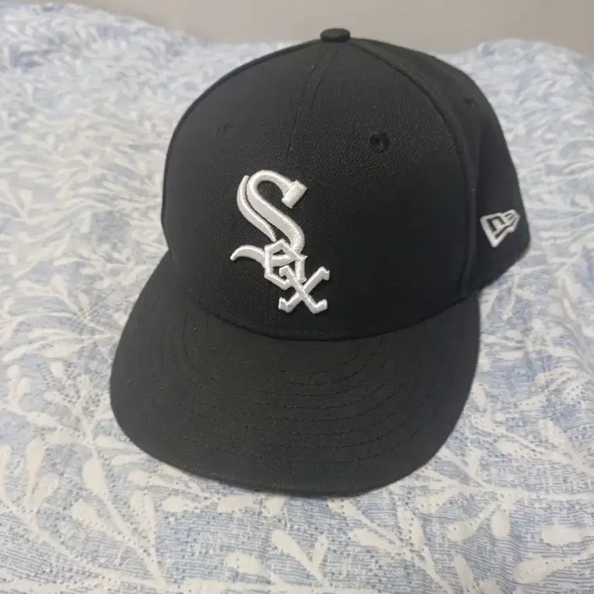 [BUNJANG] New Era Chicago White Sox Black Fitted Cap / MIB 뉴에라 시카고 화이트삭스 블랙 피티드캡