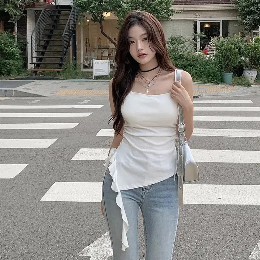 [BUNJANG] Ruffled Camisole with Built-in Cups - Black/White / (새상품 블랙,화이트) 언발 셔링 캡내장 프릴 나시