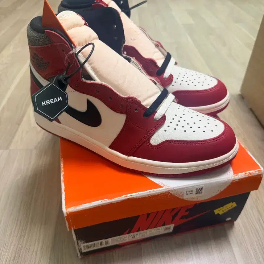 [BUNJANG] Air Jordan 1 Retro High OG Chicago 2022 / 조던1 레트로 하이 OG 시카고 2022
