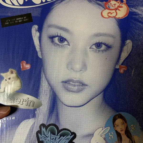 [BUNJANG] NewJeans Haerin Blue Book Photocard (Sealed) / [미개봉]뉴진스 해린 블루북 미개봉