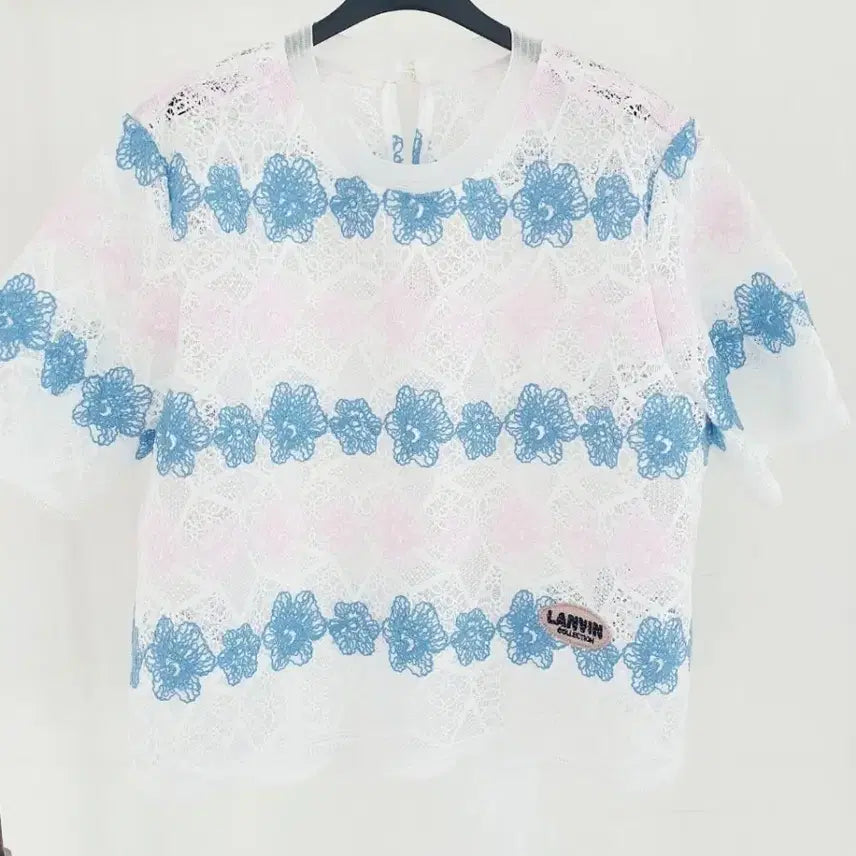 [BUNJANG] Lang/Bang Floral Lace Round Neck Top / 랑/방 플로럴  레이스 라운드넥탑