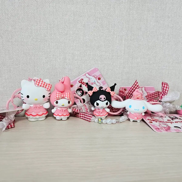 [BUNJANG] Sanrio Strawberry Bead Figure Bag Charm Keychain (Hello Kitty, Kuromi, Cinnamoroll) / 산리오 딸기 비즈 피규어 가방고리 키링 (키티, 쿠로미, 시나모롤)