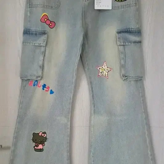 [BUNJANG] Hello Kitty Bootcut Cargo Jeans / 키티 부츠컷 카고 청바지 새상품