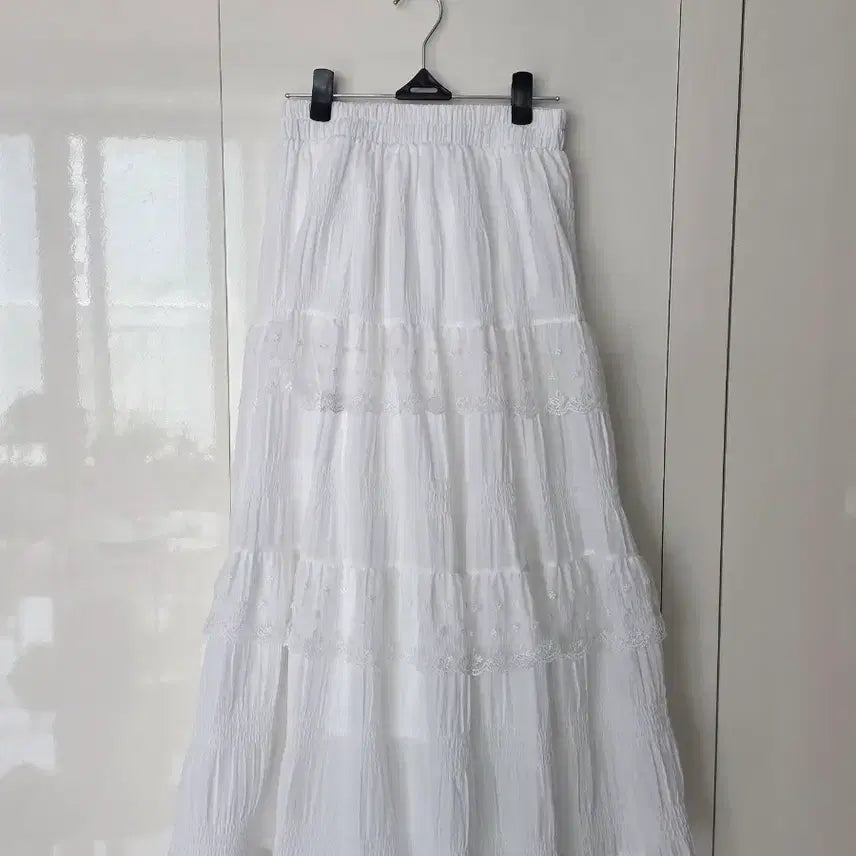 [BUNJANG] White Lace Tiered Flare Long Skirt / 화이트 레이스 캉캉 플레어 롱 스커트