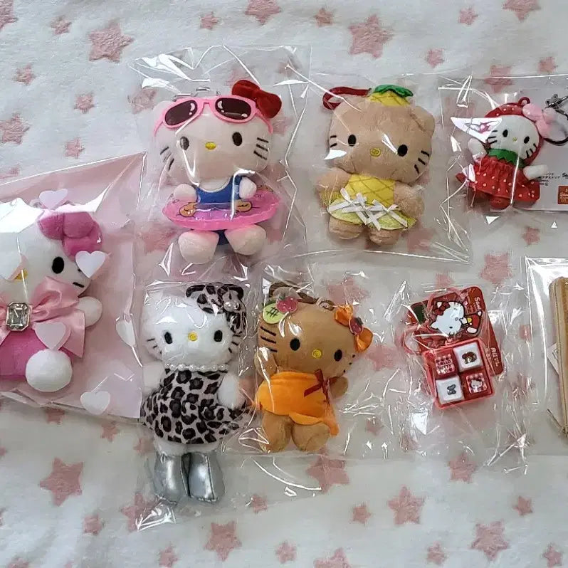[BUNJANG] Hello Kitty Doll Keychain, Pouch, Keycap Set / 급처)헬로키티 인형 키링 /파우치/키캡 세트