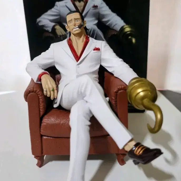 [BUNJANG] One Piece Crocodile CXC Seated Figure Special Color Ver. Authentic / 원피스 크로커다일 CXC 좌상 스페셜 컬러 금고양이 정품 전시 피규어