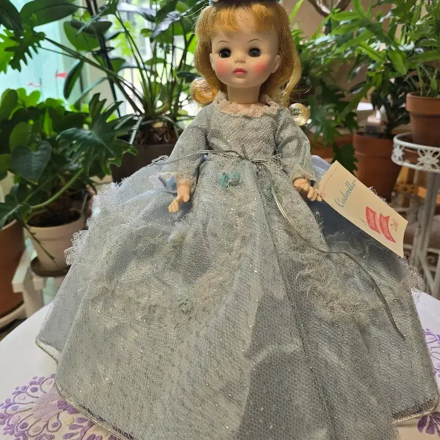 [BUNJANG] Madame Alexander Cinderella 14-inch Doll #1548 Storybook Collection / 마담 알렉산더 인형 14인치