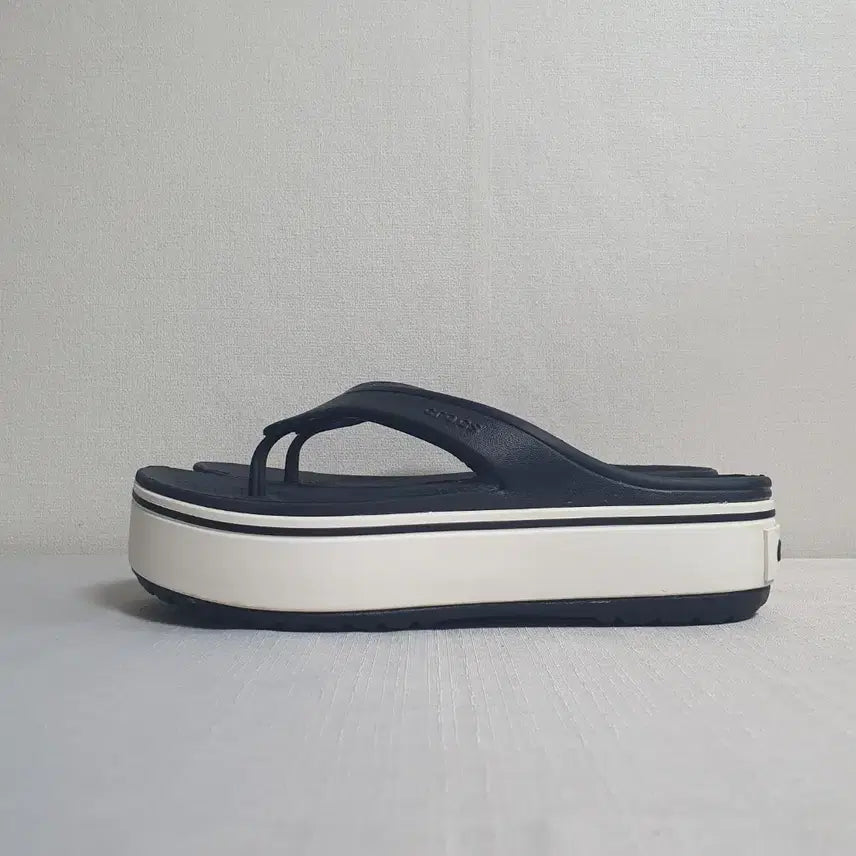 [BUNJANG] Crocs Crocband Platform Flip-Flop Black White / 240mm 크록스 크록밴드 플랫폼 플립플랍 블랙 화이트