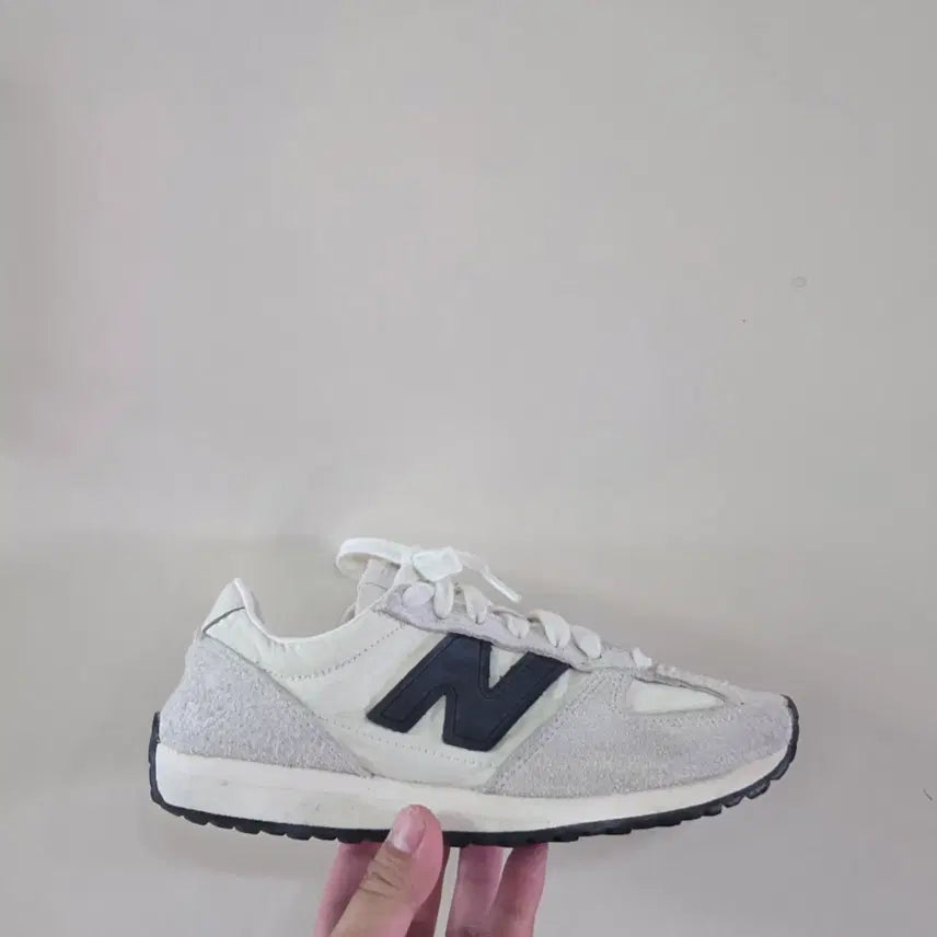 [BUNJANG] New Balance 471 Angora Cream Black Running Shoes / [235] 뉴발란스 471 앙고라크림블랙ㅡ단종매물