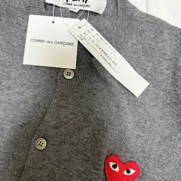 [BUNJANG] Comme des Garçons Play Heart Patch Cardigan Grey / 꼼데가르송 플레이 하트 와펜 가디건 그레이(새상품)
