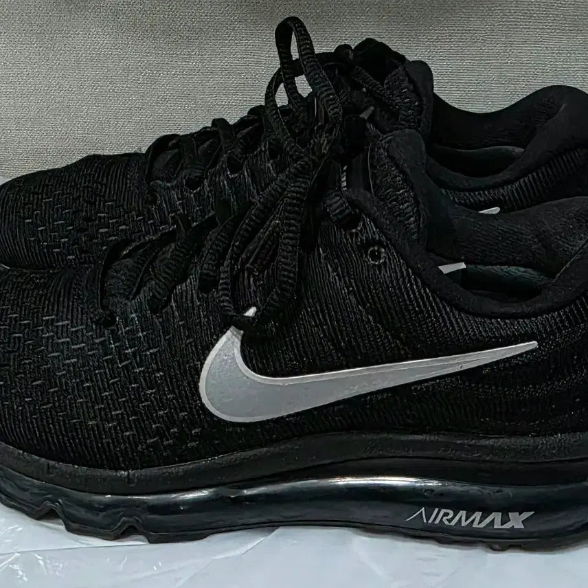 [BUNJANG] Nike Air Max 2017 Triple Black Sneakers 230mm / 나이키 에어맥스 2017 트리플블랙 230mm (849560-001)