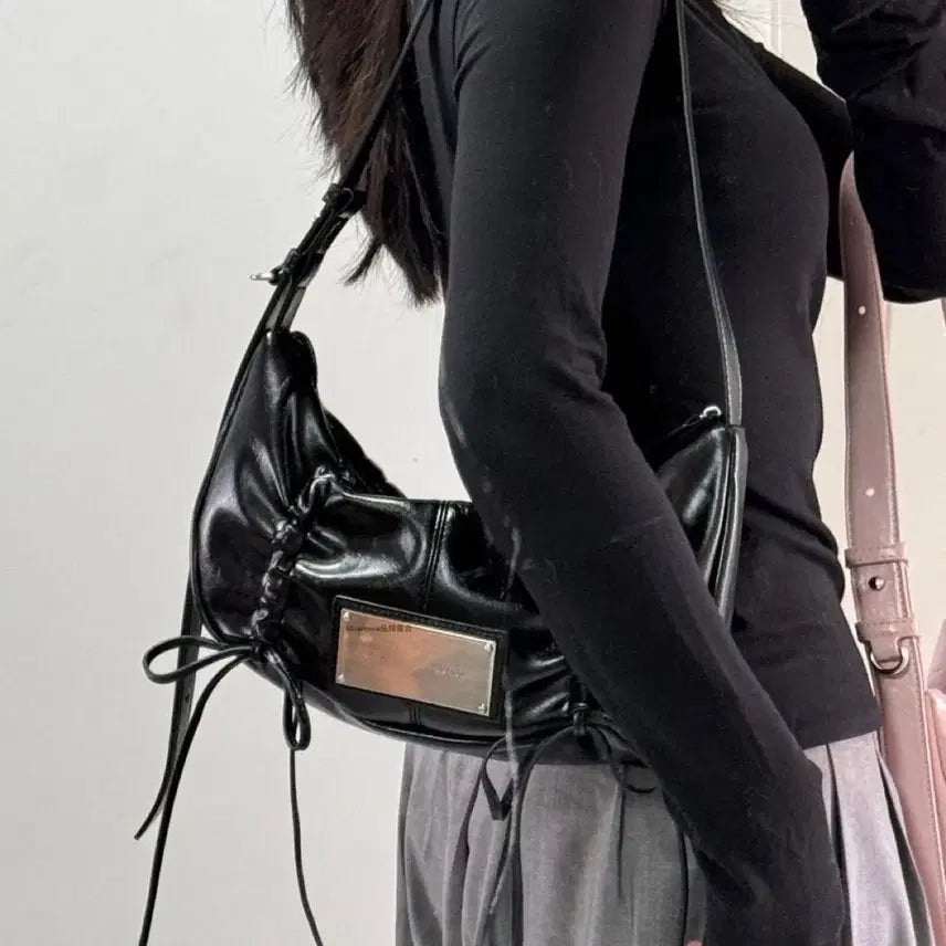 [BUNJANG] Matine Kim Half Shirring Ribbon Round Bag Black / 마뗑킴 matin kim 하프 셔링 리본 라운드 백 블랙