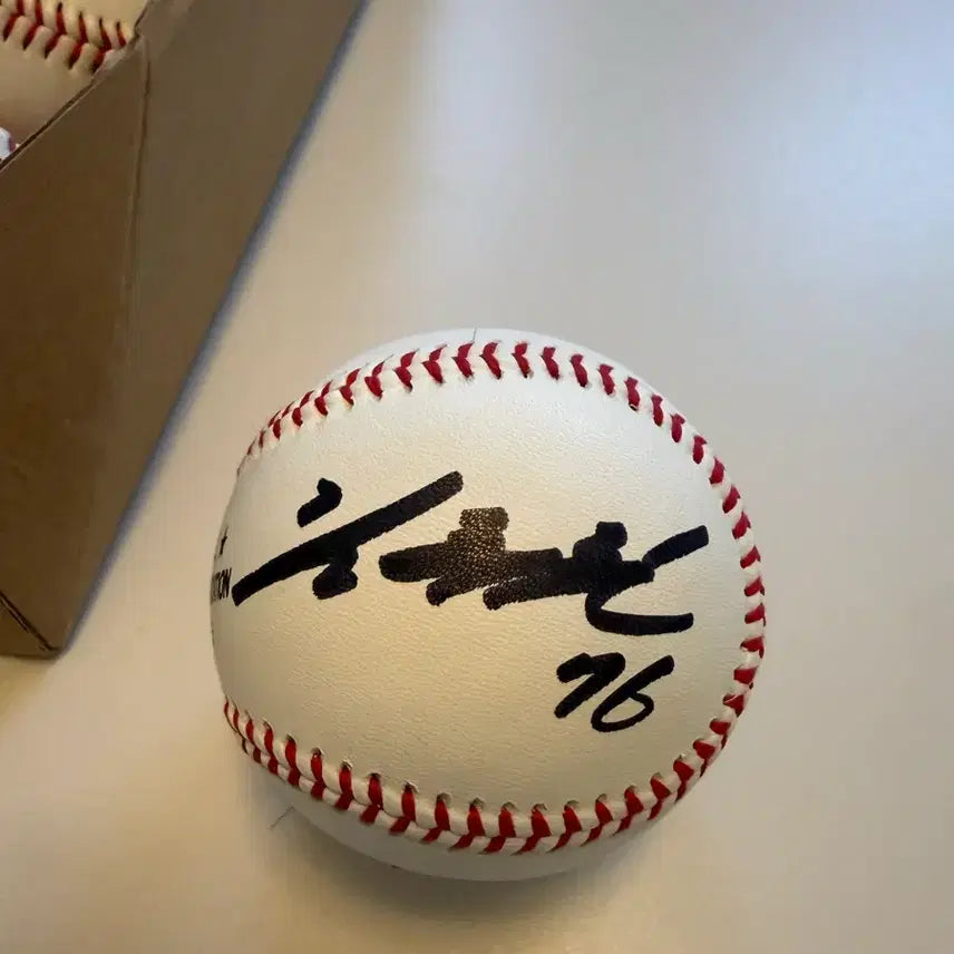 [BUNJANG] KBO Kia Tigers Kim Joo-chan Signed Official Baseball / 기아타이거즈 김주찬 공인구 싸인볼