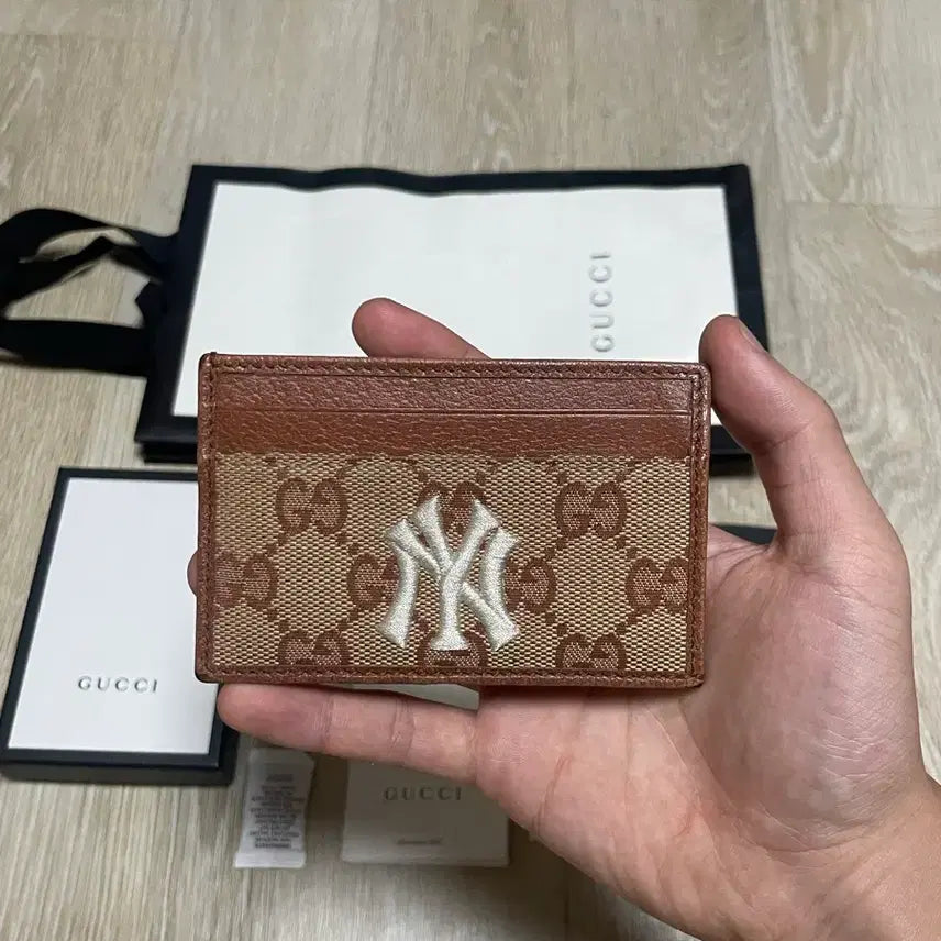 [BUNJANG] Gucci x MLB Card Holder OS / [풀구성, OS] 구찌 MLB 카드지갑