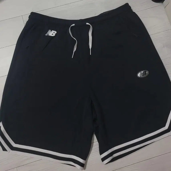 [BUNJANG] New Balance Black Shorts / 뉴발란스 반바지 검정색