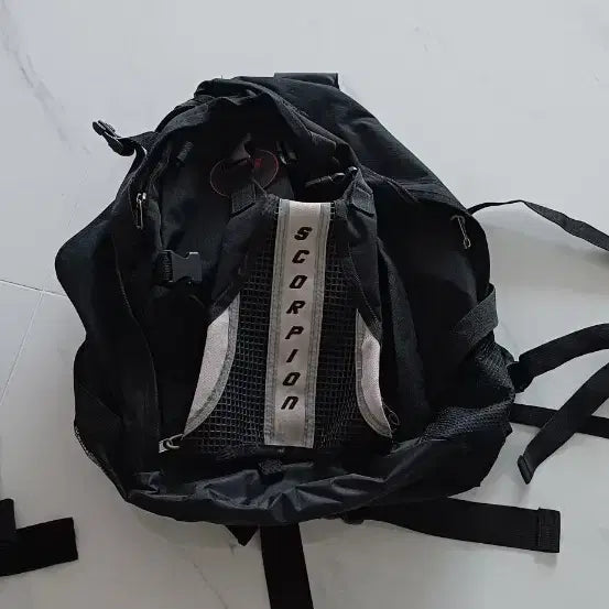 [BUNJANG] Scorpion Black Backpack and Protective Gear Set / 스코피온 백팩 검정&팔꿈치,무릎,손목보호대