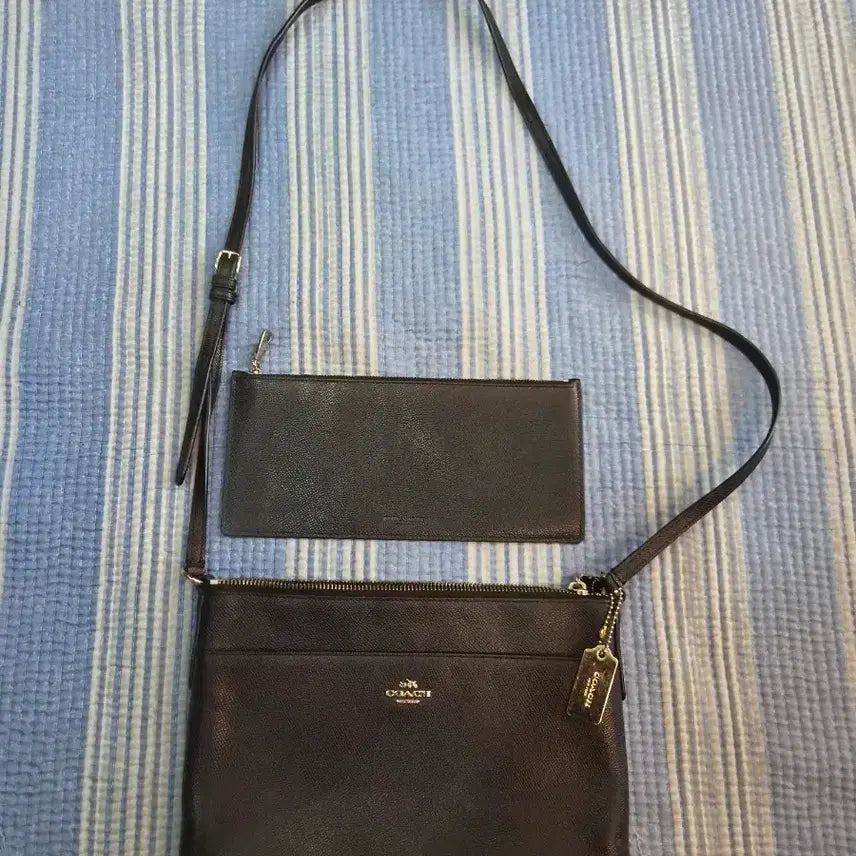 [BUNJANG] Coach Leather Crossbody Bag / 코치크로스백