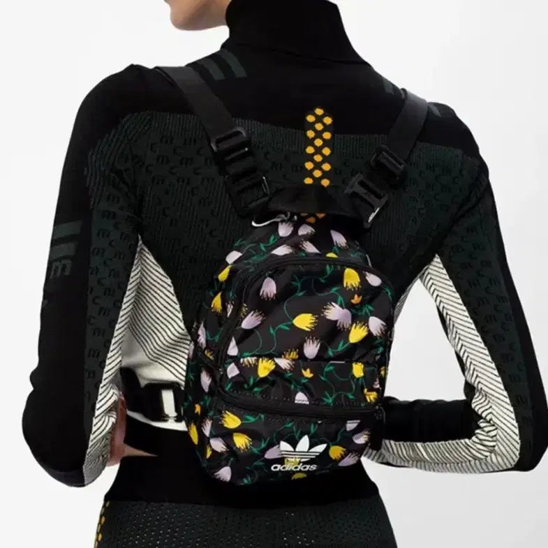 [BUNJANG] Adidas Flower Print Mini Backpack (FL9682) / 아디다스 플라워 프린트 미니 백팩 (FL9682)