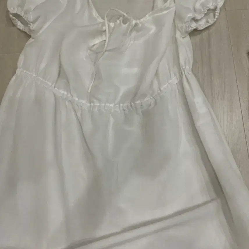 [BUNJANG] Thanat Puff Sleeve Dress / 타낫 퍼프 슬리브 원피스
