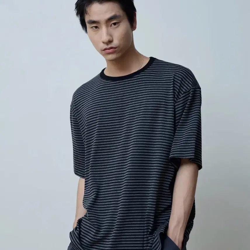 [BUNJANG] Vallut Dusty Stripe Half Sleeve Charcoal Size 2 / 발루트 DUSTY STRIPE HALF SLEEVE 차콜 2사이즈