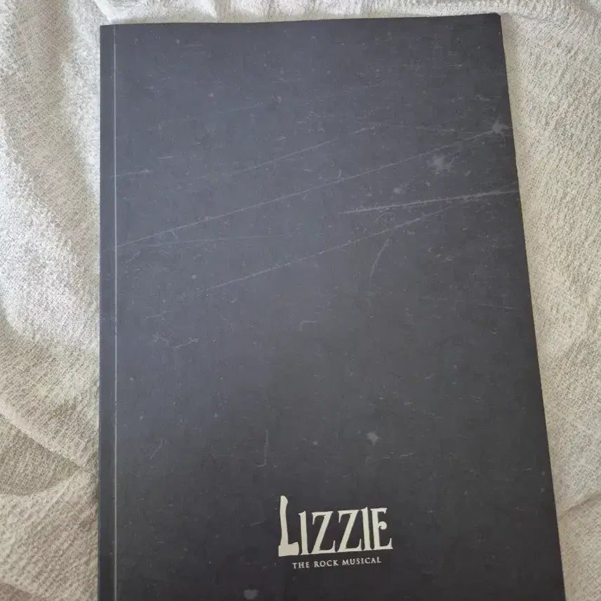 [BUNJANG] Musical Lizzie Program Book 2022 / 뮤지컬 리지 Lizzie 프로그램북 2022년