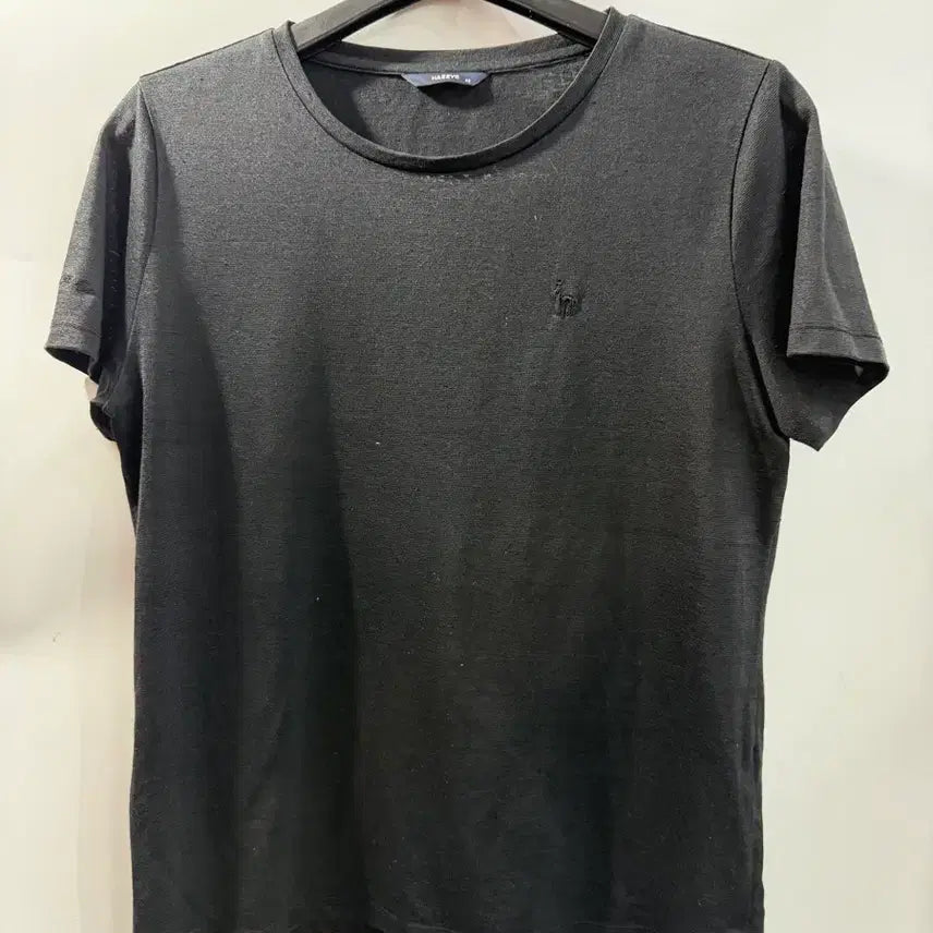 [BUNJANG] Hazzys Black Logo Embroidered Short Sleeve T-Shirt / (90) 헤지스(HAZZYS) 블랙 로고 자수 반팔 티셔츠 1.5