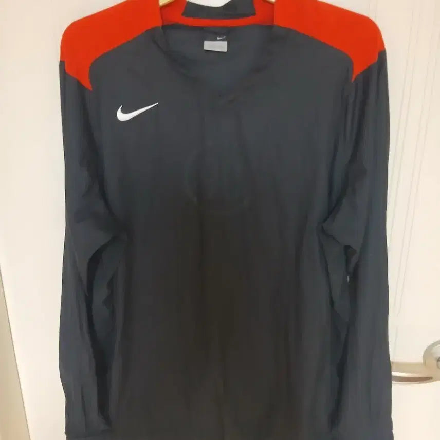 [BUNJANG] Nike Long Sleeve Soccer Training Top Black Red Size 100 / 나이키 긴팔 축구 트레이닝 상의 블랙 레드 100