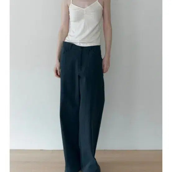 [BUNJANG] Thellic Sleeveless Top (Spaghetti Strap) - Grey, Black / 더릴 슬리브리스(끈나시) 그레이,블랙