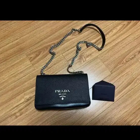 [BUNJANG] Prada Chain Crossbody Shoulder Bag 2-Way / 프라다 체인 크로스백 숄더백 2way백