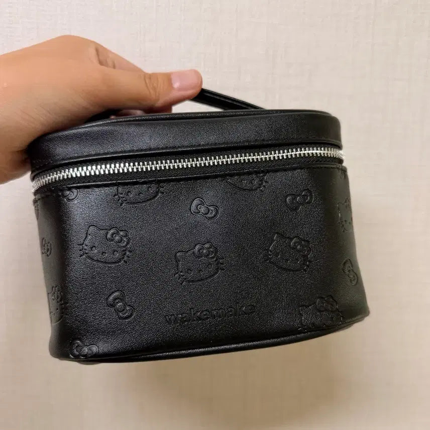 [BUNJANG] WAKEMAKE Hello Kitty Leather Pouch Black / 웨이크메이크 헬로키티 레더파우치