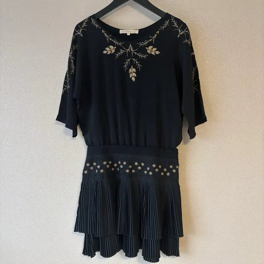 [BUNJANG] Vanessa Bruno Golden Embroidery Dress Size 34 / [정품]Vanessa Bruno 바네사 브루노 골든 자수 원피스 66