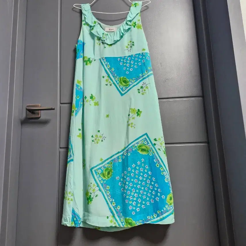 [BUNJANG] Ozcecon Mint Floral Sleeveless Maxi Dress / 오즈세컨.  민트색 꽃무늬 민소매 롱원피스 55