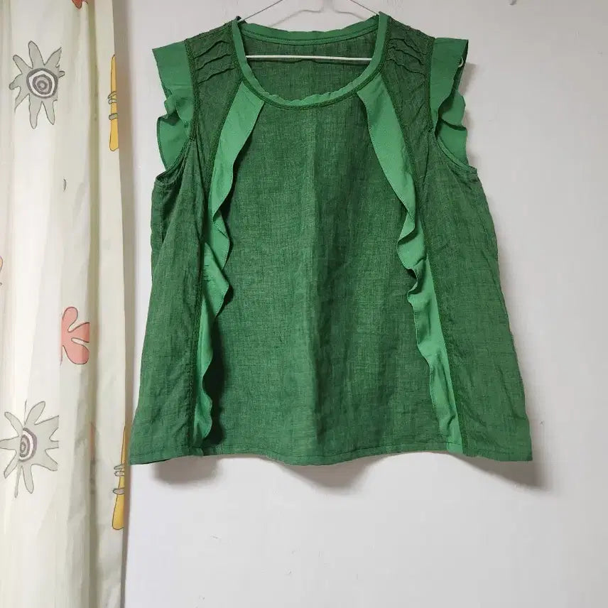 [BUNJANG] Linen Green Sleeveless Blouse / 린넨 초록색 프릴 민소매 블라우스 66~77