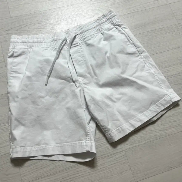 [BUNJANG] Calvin Klein White Banding Shorts / 캘빈클라인 화이트 밴딩 반바지 S/P
