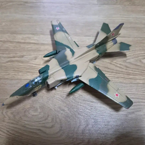 [BUNJANG] 1/72 Scale Russian Aerospace Forces MiG-23 Painted Model / 1/72 MIG-23 러시아 항공우주군 도색완성품