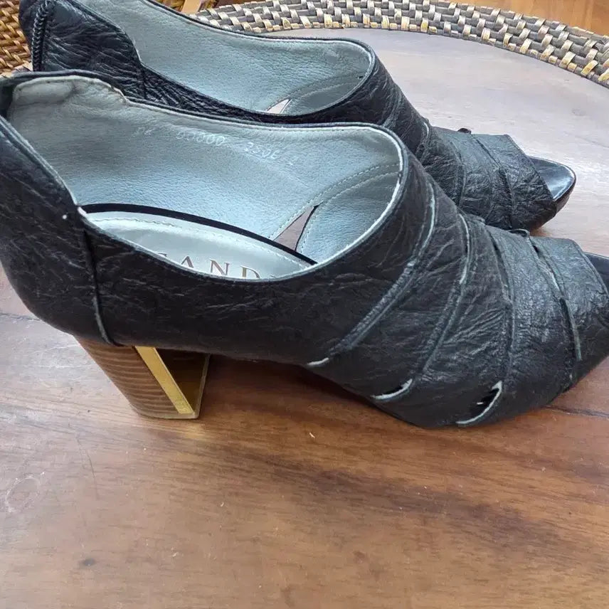 [BUNJANG] Tandy Women's Shoes 7.5cm Heel Ivory Leather Size 250 / 텐디 250