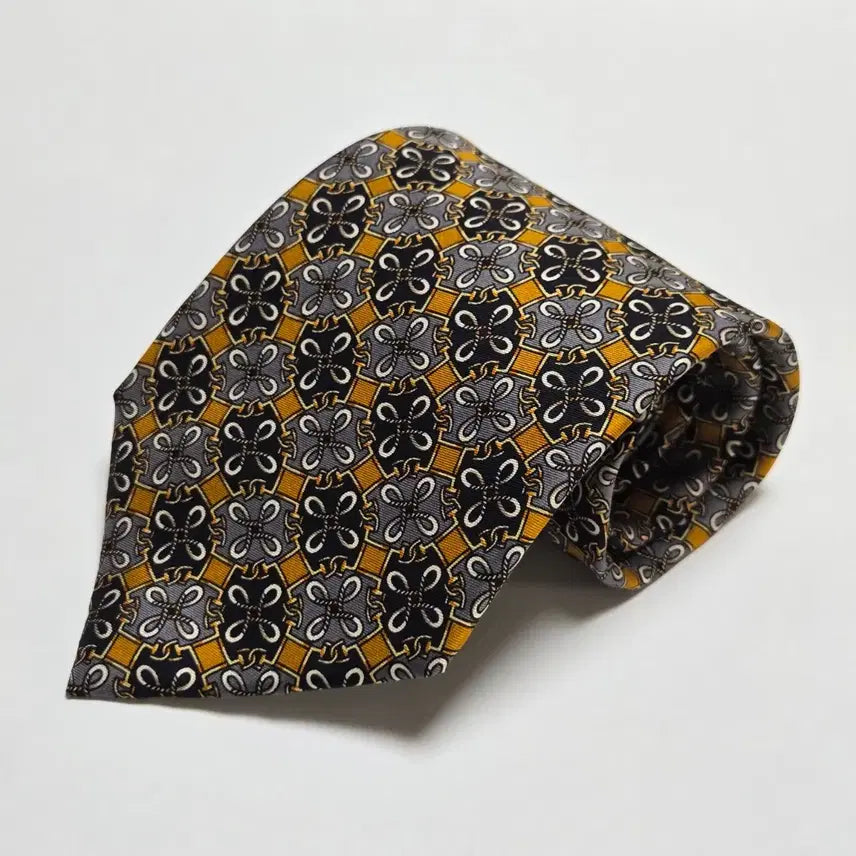 [BUNJANG] Fendi Silk Necktie Yellow Pattern / 펜디 실크 넥타이 옐로우 패턴