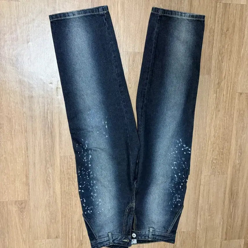 [BUNJANG] AICA Paint Point Denim Pants (Size 32) / 에이카 페인트 포인트 데님 팬츠 32