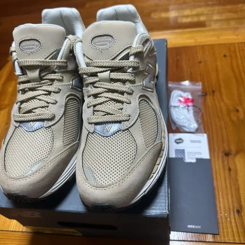 [BUNJANG] New Balance M2002R T2 Beige Sneakers / (새제품)뉴발란스 m2002r T2 베이지 280 (마지막 가격)