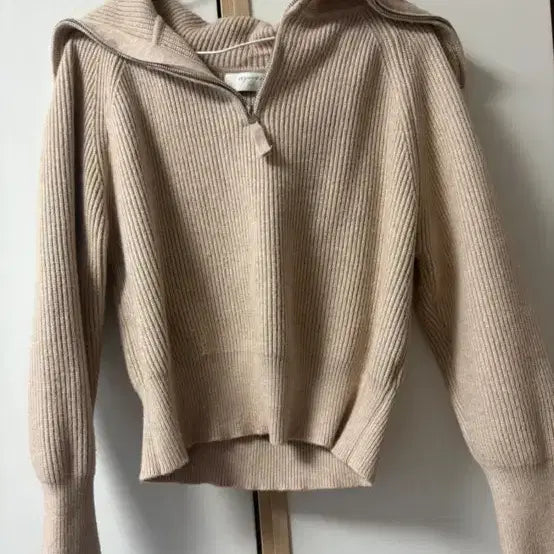 [BUNJANG] Beige Half Zip-Up Knit / 베이지색 하프 집업 니트