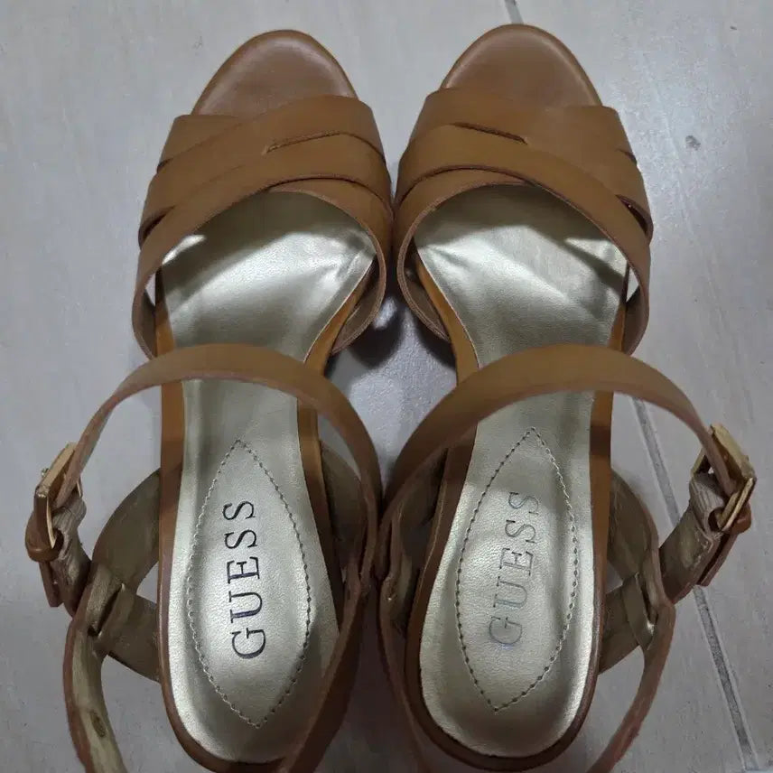[BUNJANG] Guess Welgehill Brown Sandals / 게스 웰지힐 브라운 샌들