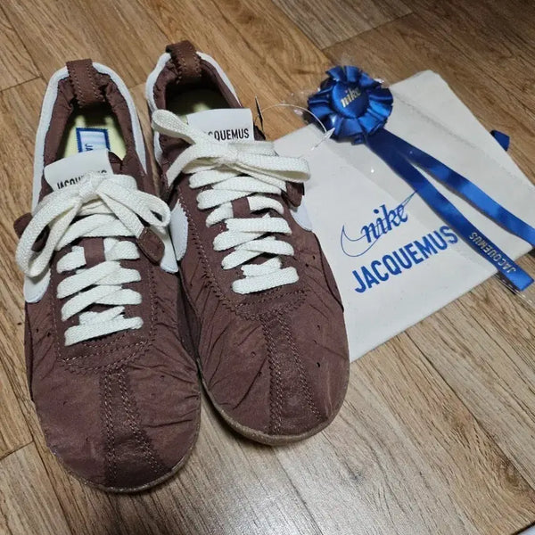 [BUNJANG] Jacquemus x Nike J Force 1 Low 'Triple White' Sneakers / [260/255] 나이키 자크뮈스 문슈즈 브라운