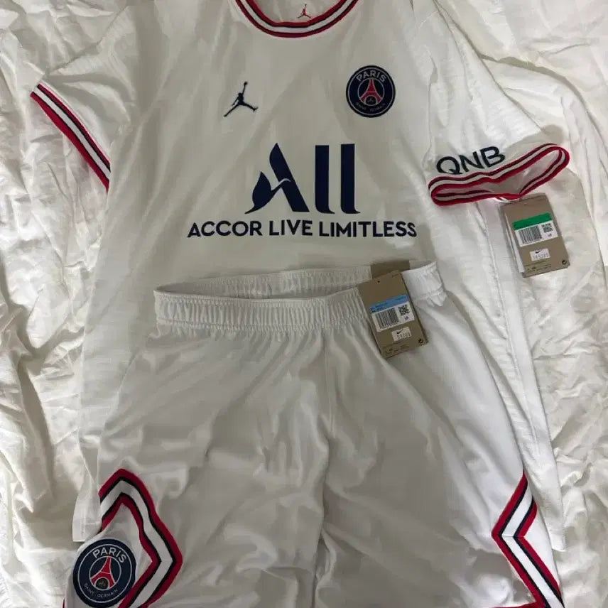 [BUNJANG] Paris Saint-Germain PSG 21/22 4th Kit Set / [XL / 새상품] PSG 파리생제르망 21/22 4th 유니폼 세트
