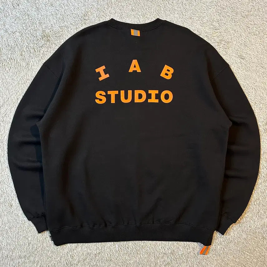 [BUNJANG] IAH STUDIO X Doosan Sweatshirt Charcoal XL / [XL] 상태굿) 아이앱스튜디오 X 두산 스웻셔츠 맨투맨 차콜